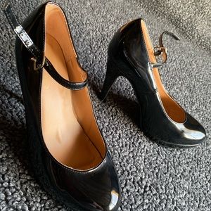 Shelby Woman’s Platform Mary Jane Heels